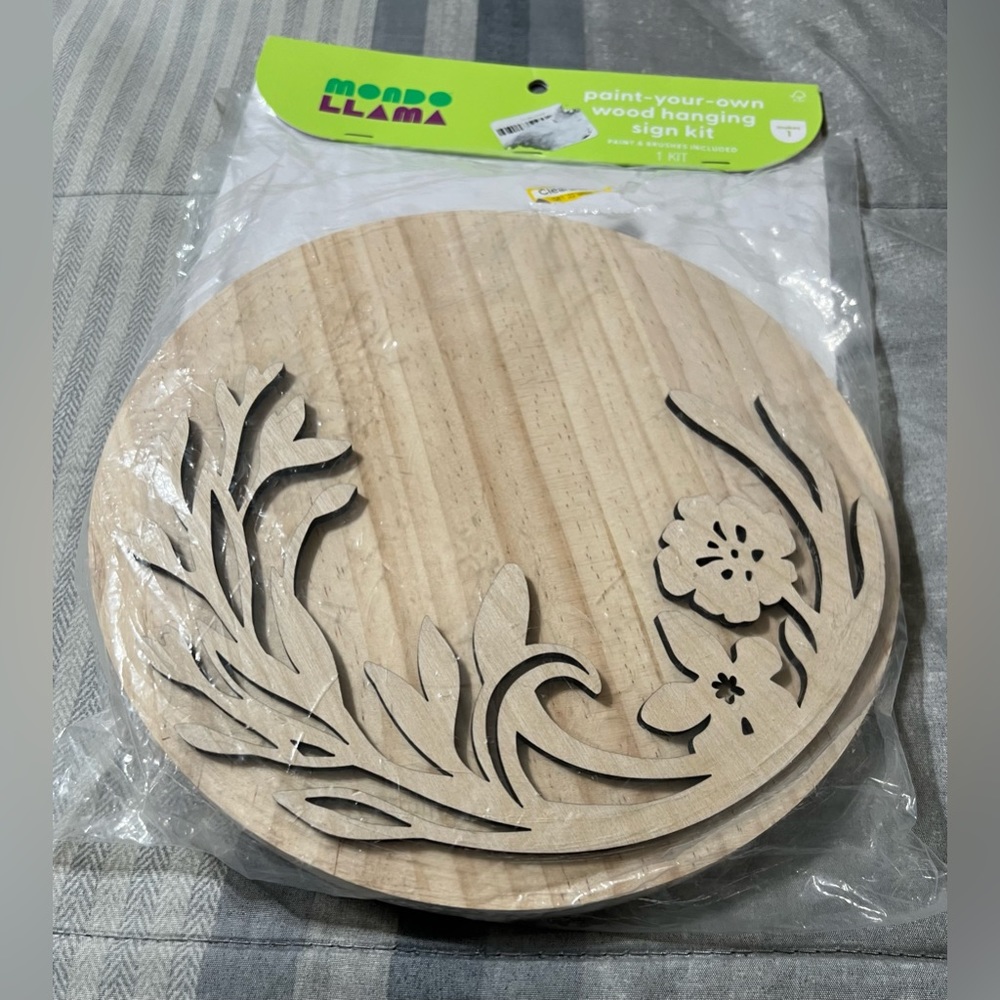 Wood hanging sign to paint and decorate